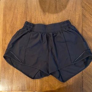 Lululemon Hotty Hot Short black 4in inseam